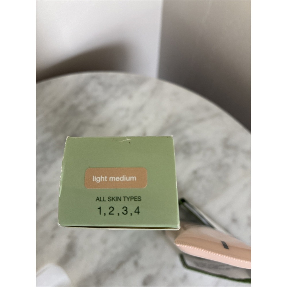 Clinique Moisture Surge CC Cream Hydrating Colour Corrector Light Medium 1.4 oz - Picture 2 of 3